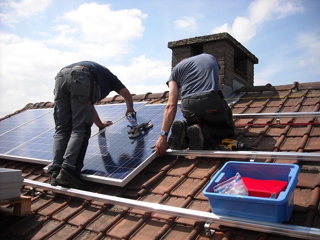 installation panneaux solaires Lyon